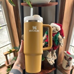 30oz Stanley Yarrow Yellow